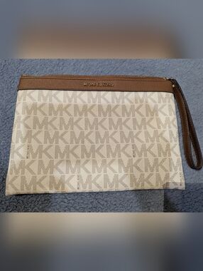Michael Kors Men's Jet Set Signature Logo Pouch in Beige/Tan